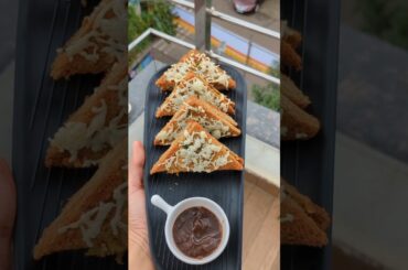 Healthy Cheese Garlic Bread in Airfryer | Easy & Tasty Snack Recipe#trending #recipe #viralreels