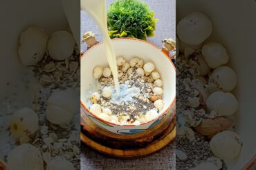 Super Healthy Makhana Oats Banana Shake | Protein-Rich Morning Drink #ytshorts #shortsfeed #healthy