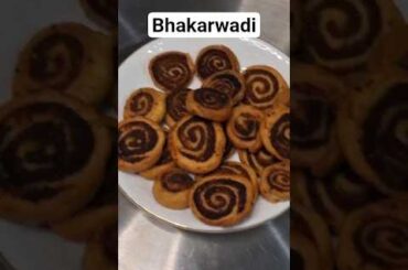 #moong dal bhakarwadi#recipe#healthy #food #cooking #uttrakhandi