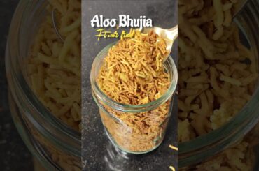 Non friend healthy aloo bhujia !! Lower on calories & yummy. Crunch recipe