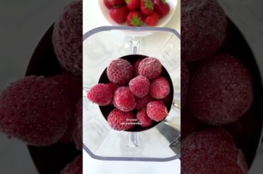 #smoothie #strawberry #smoothierecipes #healthyrecipes #recipe #glutenfree #healthydessert