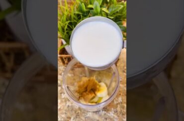 Oatmeal banana smoothie / healthy breakfast / weight loss smoothie