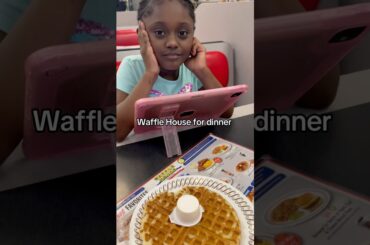 Everybody loves breakfast for dinner #foodie #foodreview #breakfast #waffle