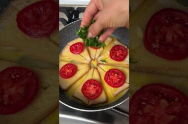 The most easy and delicious breakfast ever #breakfast #viral #foodshort #streetfood #shortvideo