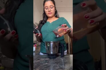 Aaj banai thikhi chutney #momochutneyrecipe #chutney #healthyrecipes #cooking #food #hostellife