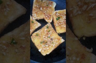 Schezwan Garlic Bread || Easy and tasty || Instant Garlic Bread || Magical Queens