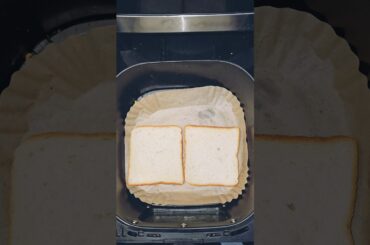 Air Fryer Garlic Bread: The Ultimate Garlic Bread Tech #recipe #shorts #reels #garlicbread #roasted