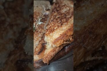 No cheese, Brown Bread se bani Healthy Sandwich || Healthy breakfast loaded with veggies #shorts