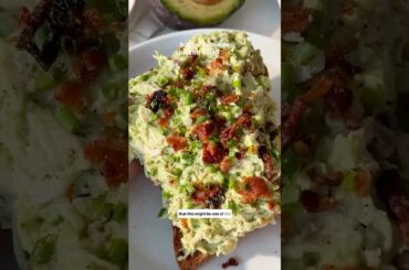 Healthy Bacon avocado chicken salad @MaddieKichenKing #kichen #healthy