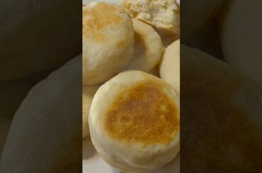 Quick Bread in 15 minutes in a pan. No yeast no eggs.