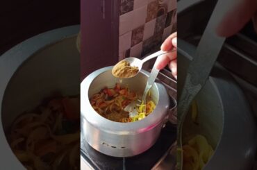 Namkeen Chawal & Simple Salad in Shimla | Easy Lunch Recipe | #babifreitas