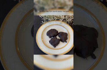 Only 3-INGREDIENT CHOCOLATE COVERED STRAWBERRY YOGURT BITES#shorts#recipe#diet#healthy #protein #new