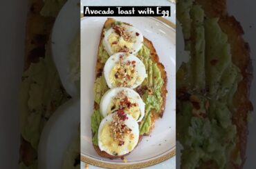 Simple Avocado Toast with Egg #avacadotoast #egg #easy #new #healthy #quickrecipe #recipe #simple