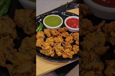 aise pakode khake aapko maza aa jaayega #shorts #pakoda #spiceupflavourskitchen