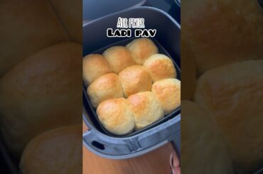 Pav in Air fryer #ladipav #bread #airfryer #airfryerrecipes #recipeshorts #trendingshorts #shorts