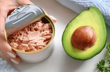 Do you have an avocado and canned tuna? Cook this healthy breakfast rich in fiber and omega 3!