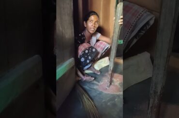 #peeling up of millet ( mandia)  by traditional way...