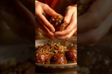 Secret Green Center Dry Fruit Laddu | Healthy Gud Ladoo | Homemade Mithai Recipe