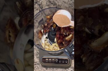 EASY NO-BAKE ENERGY BALLS (cuz we’re lazy)