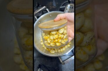 Crispy and spicy Peri Peri Makhana #trendingshorts #trendingsong ##shorts#healthysnacks