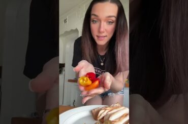 Such a super easy, high protein meal idea! 33g of protein with no cooking involved.