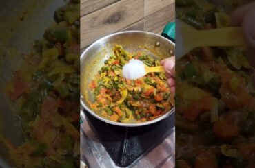 Healthy lunch box recipe ..simple and tasty#lunch#rice#beans#tomato#ricerecipies#food#hack#tips#kids