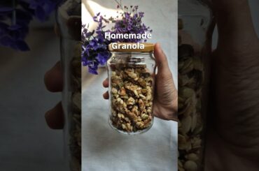 Homemade Granola Recipe | Crunchy, Healthy & Easy!