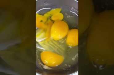 Avocado Toast in Seconds - so Healthy and Delicious! #AvocadoToast #Shorts #HealthyBreakfast