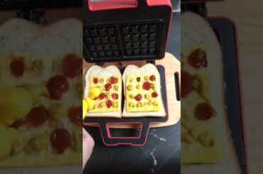 Easy make Perfect breakfast#eggs #cheese #potato #meat #toast