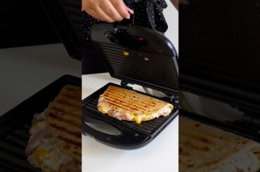 High Protein Roti Wrap | Healthy Indian Quesadilla Recipe #shorts #ytshorts #easysnack