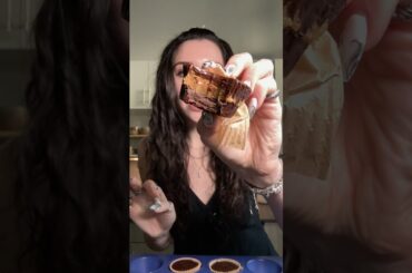 Protein peanut butter cups are my new obsessions #recipe #healthysnacks #easyrecipe