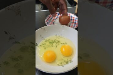 Quick & Easy Fried Egg Breakfast Ideas #food #cooking #christmas #breakfast