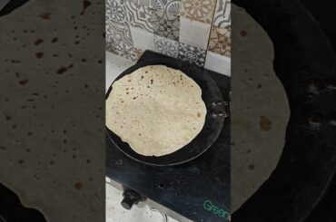 Easy healthy lunch recipe | sabji roti | Turai ki sabzi |dodkyachi bhaji ani poli #lunch #trending