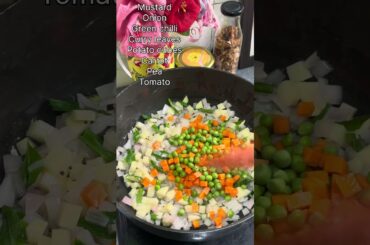 Poha healthy breakfast #poharecipe #healthy #healthybreakfast #food #cooking #ytshorts #ytviral