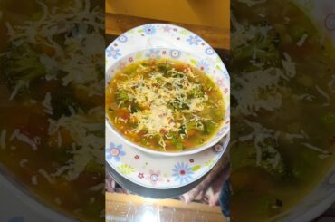 Healthy veg soup recipe. #vegsouprecipe #vegsoup #souprecipe #soup #healthydinner #soupforweightloss