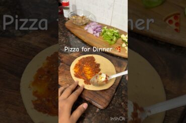 Kadhai m pizza dinner k liye#dalyvlog #dalyvlog #tiffin #housewifelife #cooking #shorts #snacks