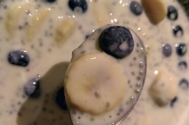HEALTHY SNACKS IDEAS/SOAKED CHIA SEEDS