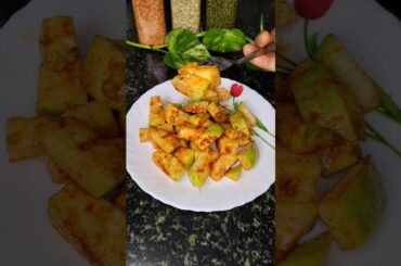 Mouthwatering guava chaat !! Spicy guava #shorts #guavamasala #foryou #chaat #minivlog #viralvideo