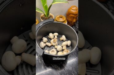 Etna healthy or tasty bhi wo bhi Sirf 1 spoon oil me #mashroom #airfryersnacks #viral  #shorts #yt