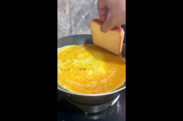 #breadomelette #egg #bread  #omlet #breakfast #shorts #food #cooking #viral #shortvideo #proteins