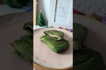 Easy Grinch Green Spinach Crepes: Healthy Protein Holiday Breakfast #breakfast #recipe #fit #shorts