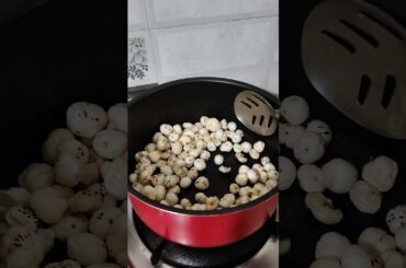 spicy makhana recipes/healthy snacks recipe/evening snacks/easy snacks #yt shorts #trending shorts #