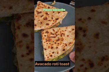bachi hue roti se bana healthy breakfast #avacadotoast #avacado recipe