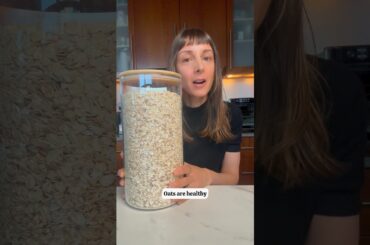 4 TIPS FOR HEALTHIEST OATS by a registered dietitian. Plus, high-protein tiramisu oats recipe.