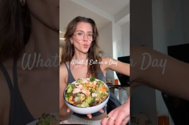 What I eat in a day focusing on high protein healthy recipes