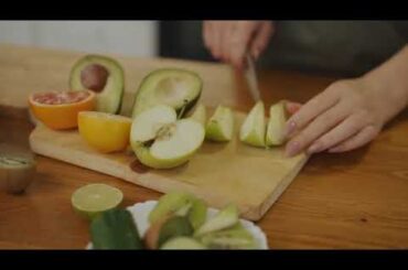 Healthy Green Smoothie Recipe for Weight Loss & Energy Boost | The Perfect Smoothie Breakfast