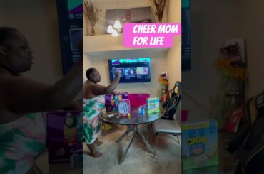 Packing game day snacks for the cheer team #trojans #cheerleader #cheermom #thejanvierfamily