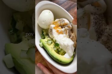 Avocado egg Healthy Wrap Recipe below!!!! #healthy #salad #breakfast