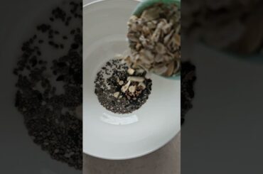 Chia, flax and black seeds.#overnightoats #guthealth #chiapudding #healthybreakfast #weightloss