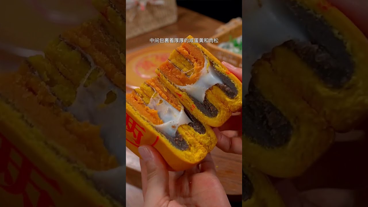 Cutting into a jin-sized mooncake reveals pure indulgence #mooncake #baking #foodstagram Cutting into a jin-sized mooncake reveals pure indulgence #mooncake #baking #foodstagram